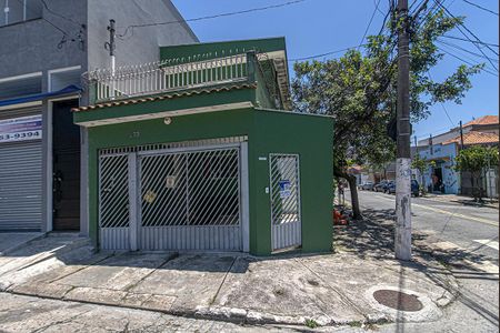 Casa para alugar com 150m², 3 quartos e 1 vaga Casa para alugar com 150m², 3 quartos e 1 vagaFachada