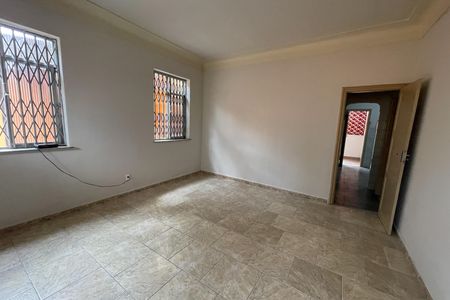 Casa para alugar com 200m², 3 quartos e 2 vagasSala