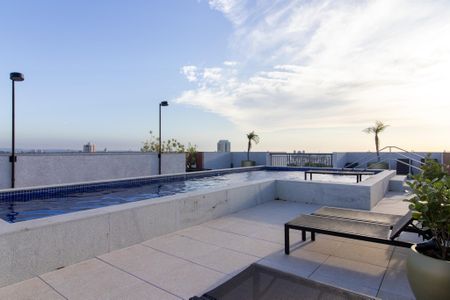 Apartamento à venda com 46m², 1 quarto e 1 vaga Apartamento à venda com 46m², 1 quarto e 1 vagaÁrea comum - Piscina