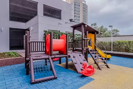 Apartamento à venda com 95m², 2 quartos e 2 vagasÁrea comum - Playground