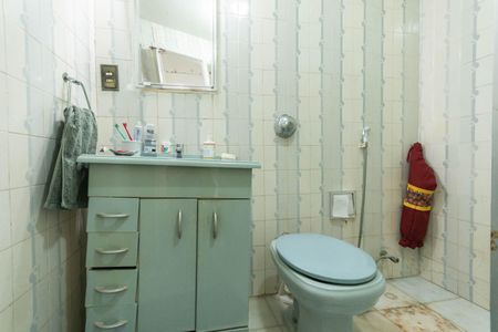 Casa de condomínio à venda com 235m², 3 quartos e 2 vagasBanheiro 1