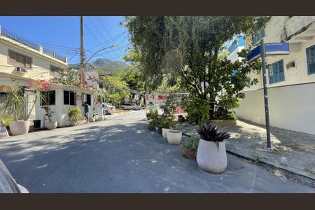 Casa de condomínio à venda com 235m², 3 quartos e 2 vagasVista da Rua