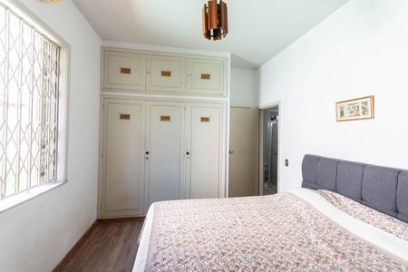 Casa de condomínio à venda com 235m², 3 quartos e 2 vagasSuíte