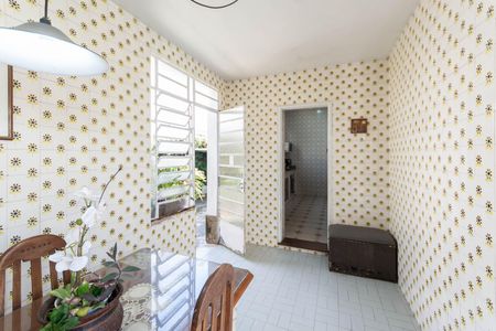 Casa de condomínio à venda com 235m², 3 quartos e 2 vagasCopa