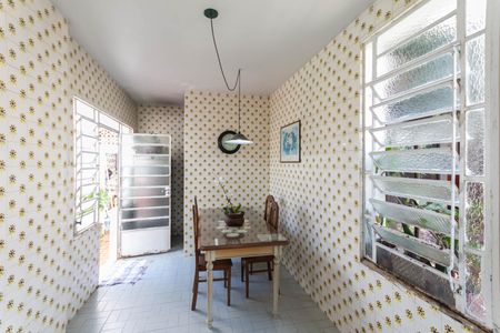 Casa de condomínio à venda com 235m², 3 quartos e 2 vagasCopa