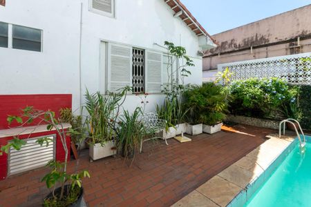Casa de condomínio à venda com 235m², 3 quartos e 2 vagasQuintal