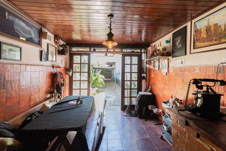 Casa de condomínio à venda com 235m², 3 quartos e 2 vagasQuintal