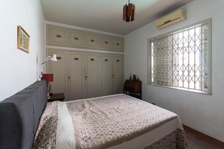 Casa de condomínio à venda com 235m², 3 quartos e 2 vagasSuíte