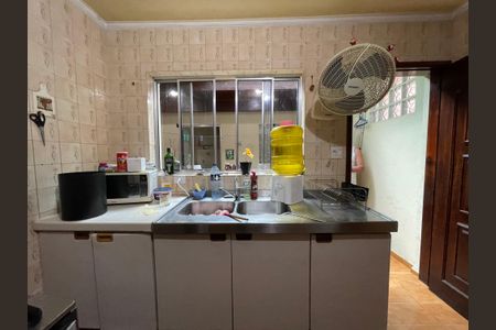 Casa à venda com 140m², 2 quartos e 2 vagas Casa à venda com 140m², 2 quartos e 2 vagasCozinha