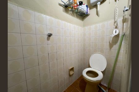 Casa à venda com 140m², 2 quartos e 2 vagas Casa à venda com 140m², 2 quartos e 2 vagasBanheiro 2