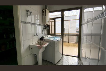 Apartamento para alugar com 282m², 3 quartos e 3 vagasCozinha e Área de Serviço