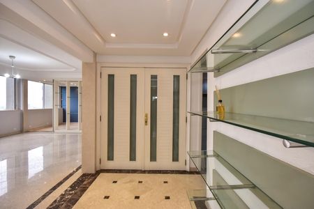 Apartamento para alugar com 245m², 4 quartos e 2 vagasEntrada