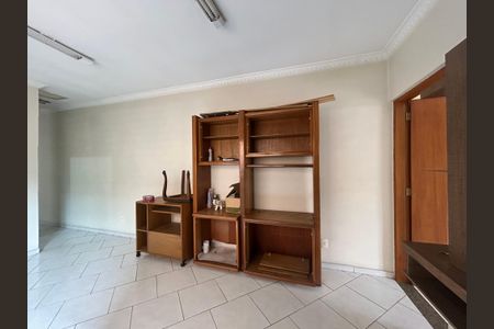 Casa para alugar com 180m², 3 quartos e 2 vagasSala de TV