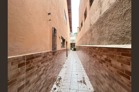 Casa para alugar com 180m², 3 quartos e 2 vagasCorredor