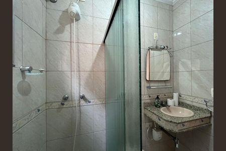 Casa para alugar com 180m², 3 quartos e 2 vagasBanheiro Social