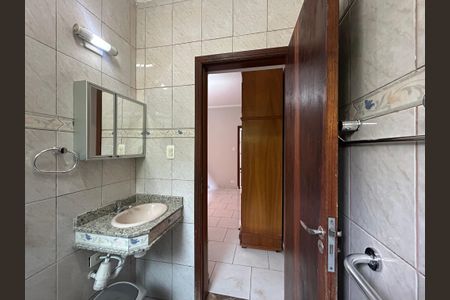 Casa para alugar com 180m², 3 quartos e 2 vagasBanheiro da Suíte