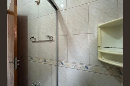 Casa para alugar com 180m², 3 quartos e 2 vagasBanheiro Social