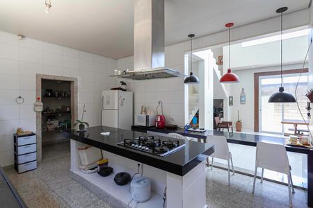 Casa à venda com 500m², 4 quartos e 2 vagasCozinha
