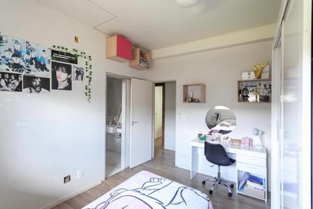 Casa à venda com 500m², 4 quartos e 2 vagasSemi suíte 2