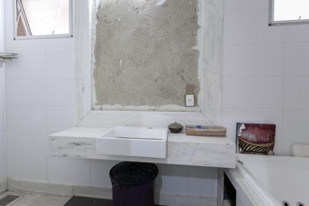 Casa à venda com 500m², 4 quartos e 2 vagasBanheiro da suíte 