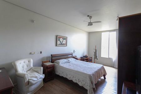 Casa à venda com 500m², 4 quartos e 2 vagasSuíte 