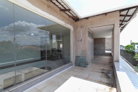 Casa à venda com 500m², 4 quartos e 2 vagasVaranda 