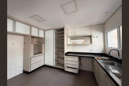 Casa à venda com 360m², 4 quartos e 5 vagasFoto 29