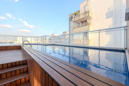 Apartamento à venda com 50m², 2 quartos e 1 vaga Apartamento à venda com 50m², 2 quartos e 1 vagaÁrea comum - Piscina