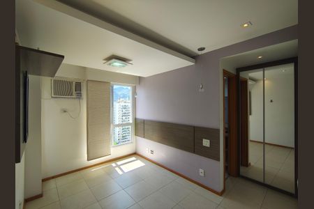 Apartamento à venda com 127m², 3 quartos e 2 vagasSuite quarto 2 