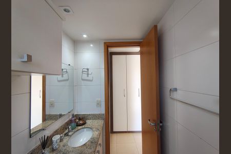 Apartamento à venda com 127m², 3 quartos e 2 vagasBanheiro suite 