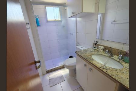 Apartamento à venda com 127m², 3 quartos e 2 vagasBanheiro suite 