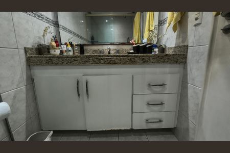 Casa de condomínio à venda com 140m², 4 quartos e 2 vagasBanheiro Social