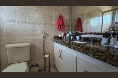 Casa de condomínio à venda com 140m², 4 quartos e 2 vagasBanheiro da Suíte