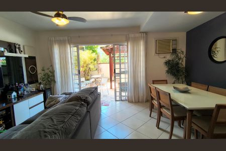 Sala de casa de condomínio à venda com 4 quartos, 140m² em Vargem Pequena, Rio de Janeiro