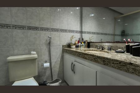 Casa de condomínio à venda com 140m², 4 quartos e 2 vagasBanheiro Social