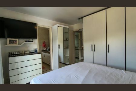 Casa de condomínio à venda com 140m², 4 quartos e 2 vagasSuíte