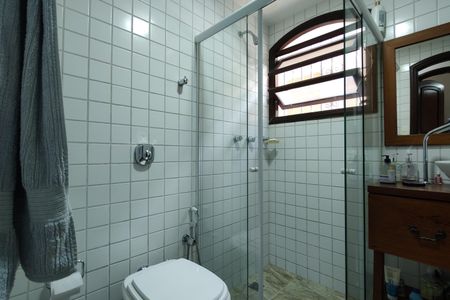 Casa de condomínio à venda com 235m², 4 quartos e 4 vagasBanheiro Social