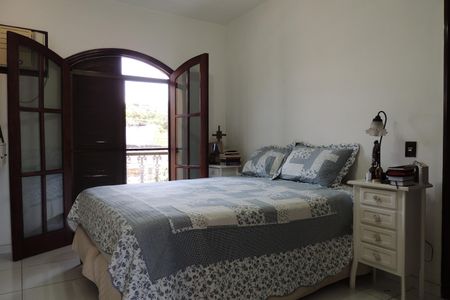 Casa de condomínio à venda com 235m², 4 quartos e 4 vagasQuarto 2 - Suíte