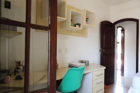 Casa de condomínio à venda com 235m², 4 quartos e 4 vagasQuarto 4