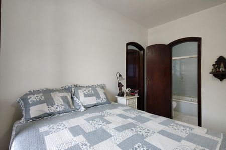 Casa de condomínio à venda com 235m², 4 quartos e 4 vagasQuarto 2 - Suíte