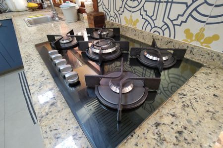 Casa de condomínio à venda com 235m², 4 quartos e 4 vagasCozinha - Armários