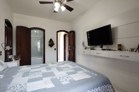 Casa de condomínio à venda com 235m², 4 quartos e 4 vagasQuarto 2 - Suíte