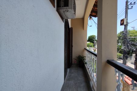 Casa de condomínio à venda com 235m², 4 quartos e 4 vagasVaranda 