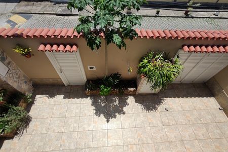 Casa de condomínio à venda com 235m², 4 quartos e 4 vagasQuintal