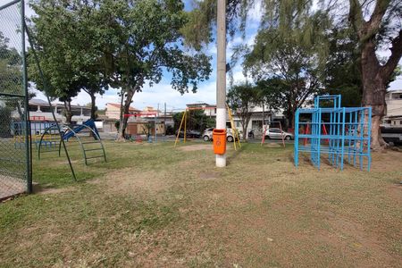 Casa de condomínio à venda com 235m², 4 quartos e 4 vagasÁrea comum - Playground