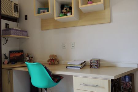 Casa de condomínio à venda com 235m², 4 quartos e 4 vagasQuarto 4