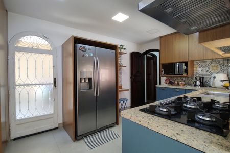 Casa de condomínio à venda com 235m², 4 quartos e 4 vagasCozinha - Armários