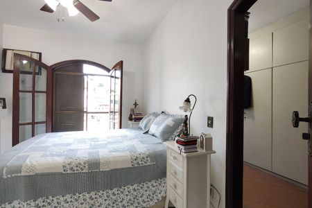 Casa de condomínio à venda com 235m², 4 quartos e 4 vagasQuarto 2 - Suíte