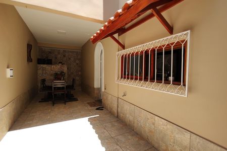 Casa de condomínio à venda com 235m², 4 quartos e 4 vagasGaragem