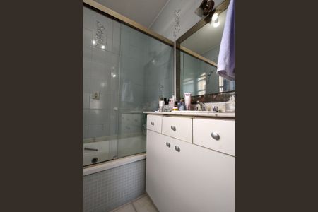 Casa de condomínio à venda com 235m², 4 quartos e 4 vagasBanheiro da Suíte 2